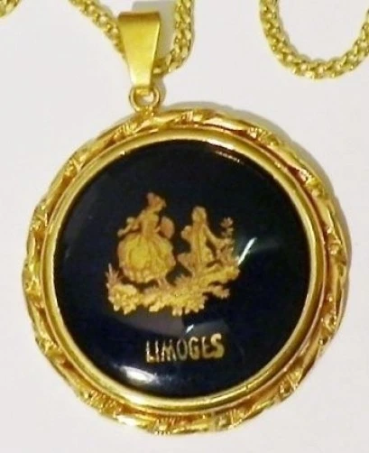 Pendentif Vintage Argenté Avec Camée En Porcelaine De Limoges - Bijou Ancien En Excellent état