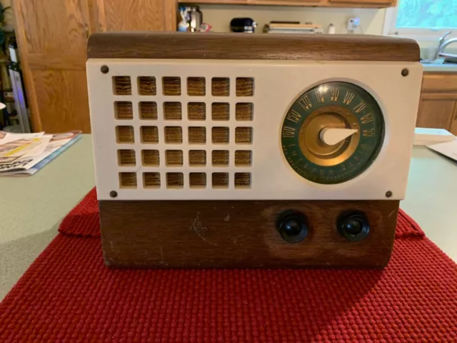 Vintage Classic 1946 Emerson Table Radio Original Model 510 Catalin Bakelite