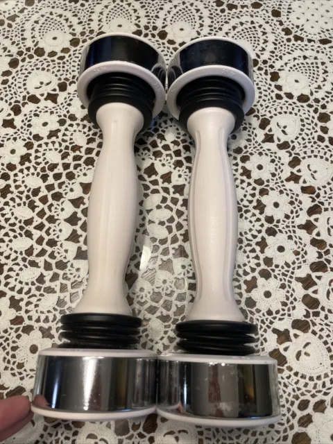 Lot Of 2 Shake Weight 2.5 LB White Dumbbell Exercising Exercise Hand Weight
