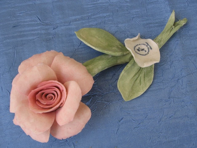 Splendida orchidea bicolore in porcellana di capodimonte 18,5x9x4 cm