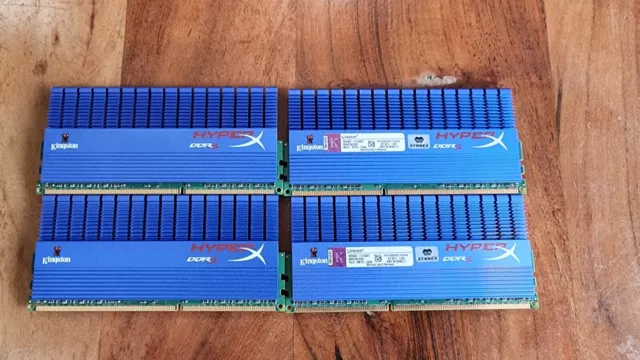 Kingston HyperX 2GB x 4 = 8GB PC3-12800 KHX1600C8D3T1K2/4GX