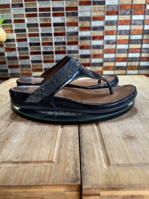 FITFLOP NAVY PATENT LEATHER BANDA MICRO CRYSTAL TOE POST SANDALS Sz 5 ( Label 7)