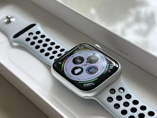 Apple watch series online 5 nike desert sand