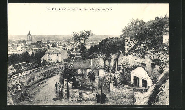 CPA Creil, Perspective de la rue des Tufs