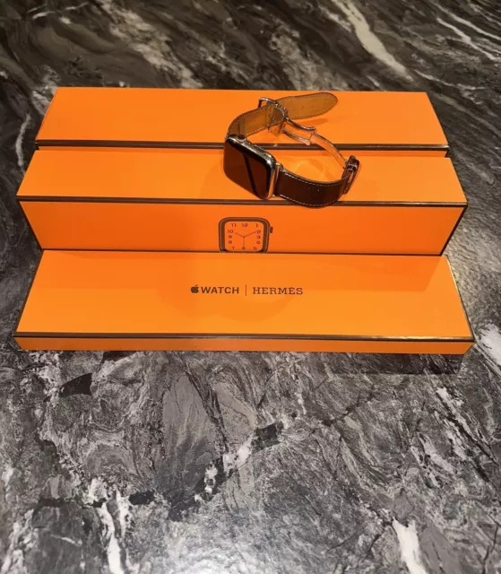 Apple Watch Hermès Series 9 GPS + Cellular, 45mm Silver Stainless Steel Case  with Orange/Kaki Twill Jump Single Tour