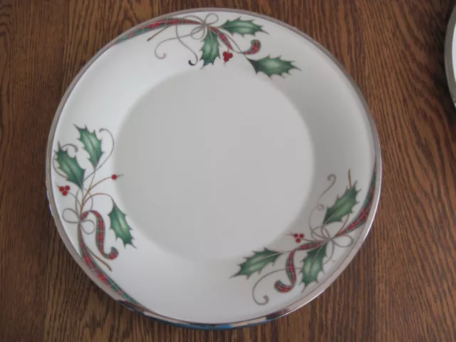 Lenox Holiday Nouveau Platinum Cream Salad Plate Plaid Ribbon Holly Berry 9 3/8"