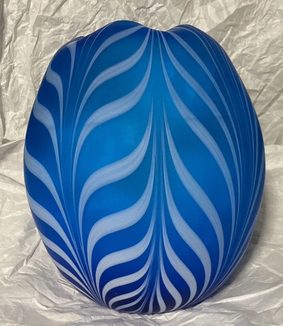 Vintage 1975 Fenton. Blue Satin&Feathered White. Beautiful Condition. Rare Glass