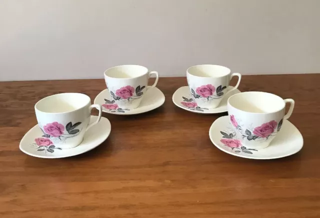 Sovereign Pottery JOHNSON AUSTRALIA Tea Cups & Saucers Pink Rose Design X 4