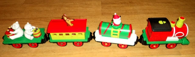 Santa's choo choo train battat top
