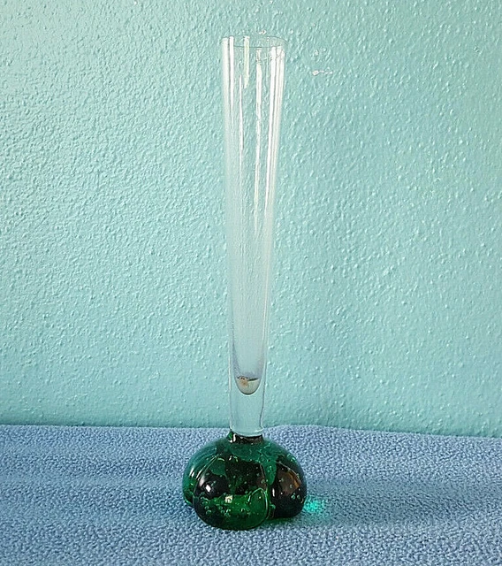 VINTAGE 8& CLEAR Glass Handblown Suspended Bubbles Bud Vase green base
