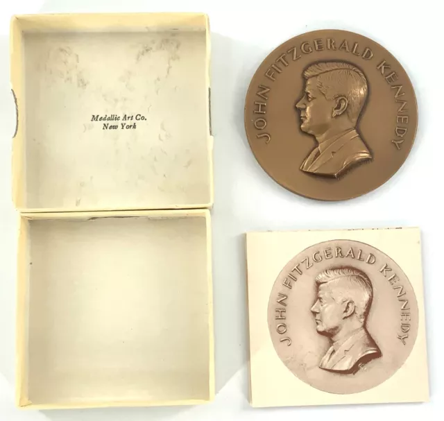 Vintage Medallic Art Co. 1961 President John F. Kennedy JFK Bronze Medal w/ Box