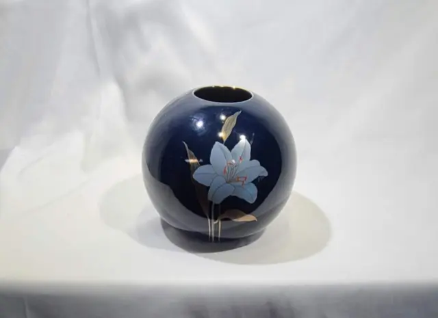 Porcelain OTAGIRI Japan Cobalt Blue Ball Vase With Iris Flower