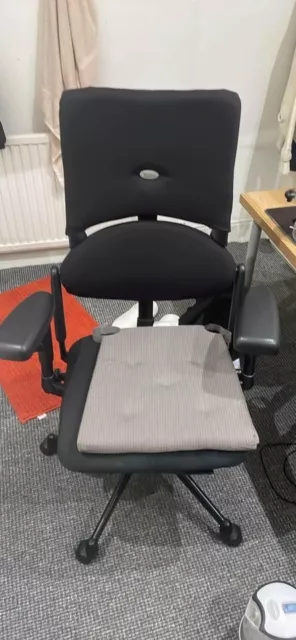 Steelcase please office ergonomic chair black (refurbished slightly used)