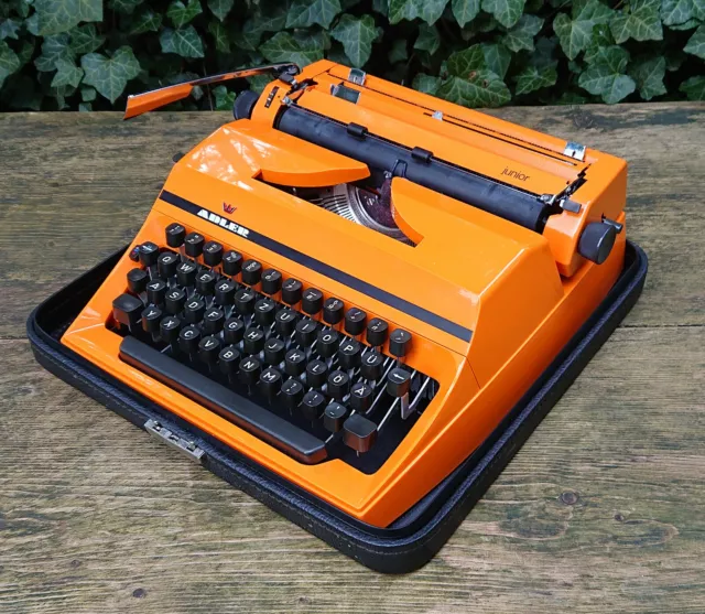 Machine à écrire Voss Wuppertal 1950. Avec sa boîte