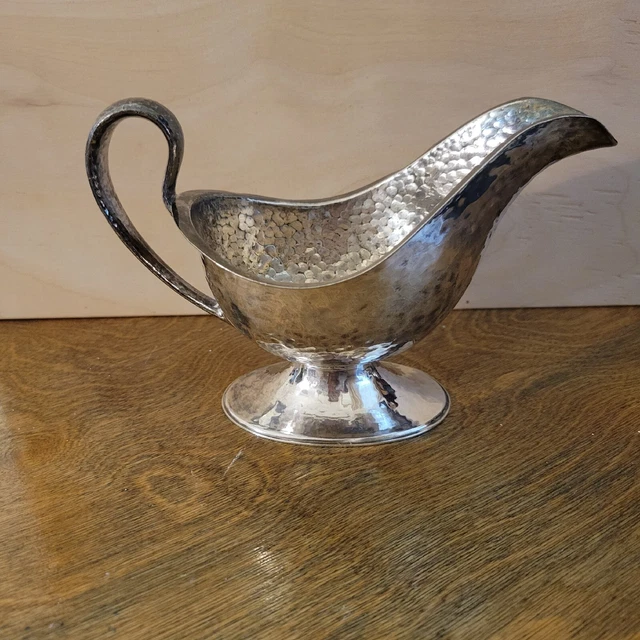 Vintage Meriden Silverplate Gravy/Sauce Dish. Hammered  Finish 7.5 x 5 in.