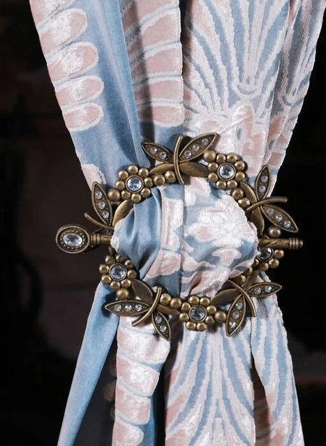 Beautiful and attractive matte finish plastic curtain holders (set of 2 pieces)