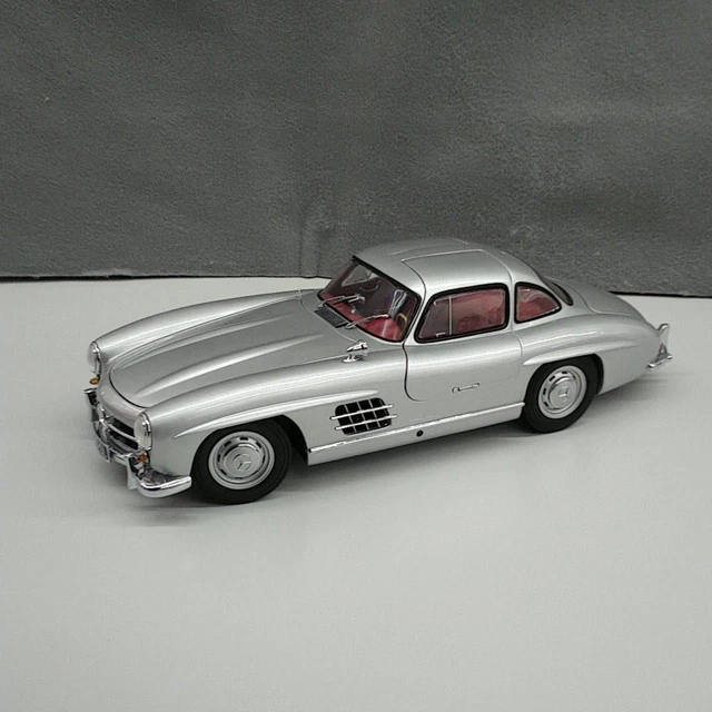 Norev 1:18 Mercedes-Benz 560 SEL Année De Construction 1991 Vert Clair Metallique 183469