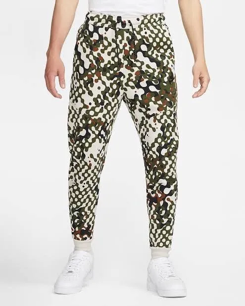 Nike Tech Fleece Slim Fit Joggers Pants Camo Green Mens Size Small (S) NEW ✅