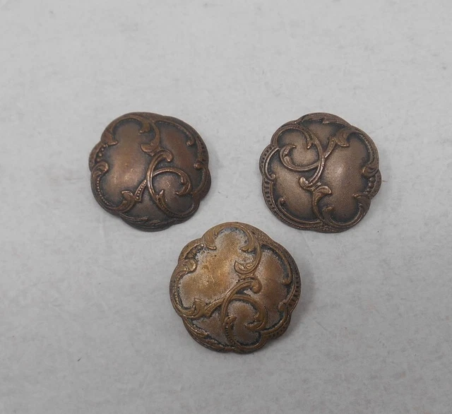 Lot De Boutons Anciens En Métal - Forme Fleur - Diamètre ~1.8cm - Mercerie Vintage - Fabriqué France