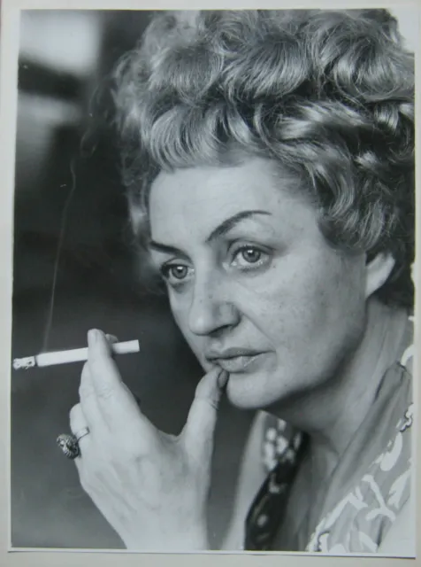 Original Foto Großformat Rauchende Frau Portrait 1964