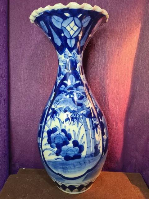 Old Large Chinese Porcelain Fluted Vase Blue and White.