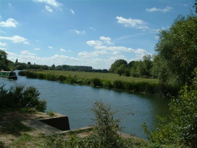 Photo 6x4 Looking South West Clifton Hampden A view across the River to t c2005