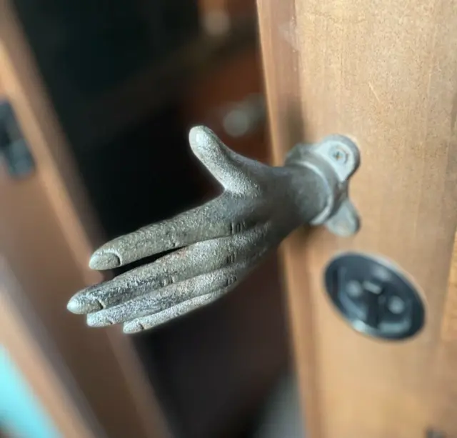 Cast Iron Hand Holder Barn Pocket Door Knob Pull Handle Hook Towel Metal UNIQUE