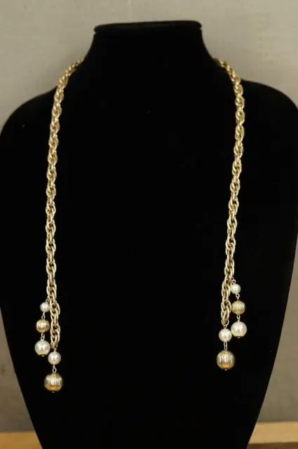 Vintage Costume Jewelry 1970s Era Lariat Gold Tone Pearl Metal Necklace 30" Long