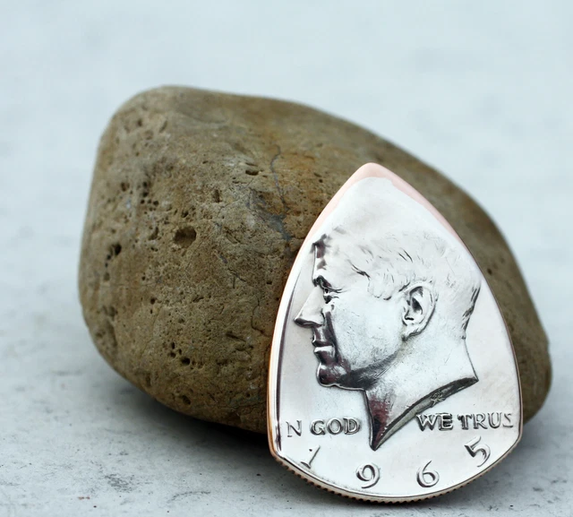 1965 Kennedy Silver Half Dollar Coin Guitar Pick Art Collectible Musician BT425