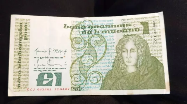 Irish £1 Punt Note Dated 1987 - Irish Queen,  Maeve Image - UNC Fine Condition