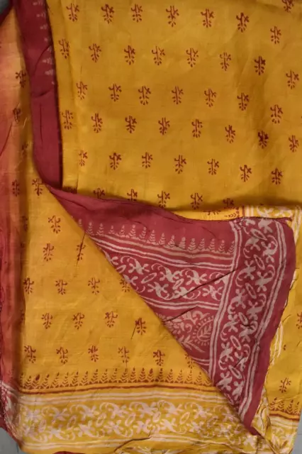 FNC Vintage 5 Yard  Yellow Shaded Saree Pure Silk Sari With Floral Printed Sari. 3