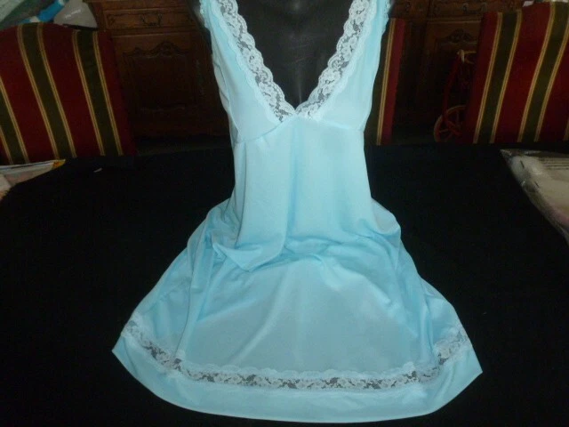 jolie combinaison & fond de robe vintage jolie dentelle T60 fait 56/58