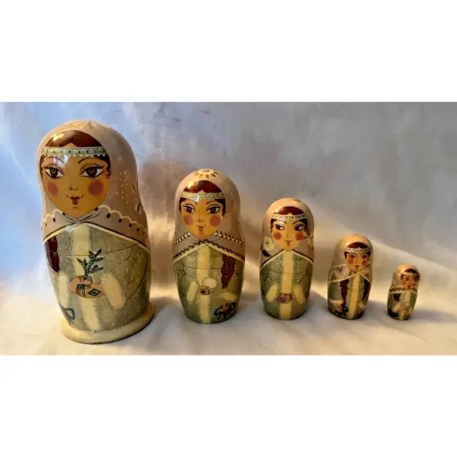 1989 Russian Nesting Dolls Winter Maiden 5