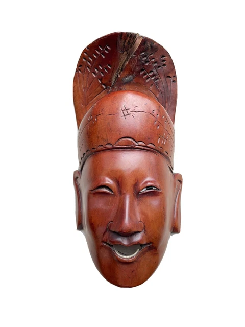 Traditionelle handgeschnitzte Holzmaske aus dem Sepik-Gebiet, Papua-Neuguinea