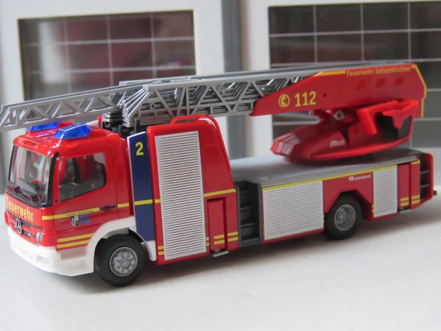 Camion Pompier Mercedes L32 Herpa – 1/87 – Echelle Grande – HER092777