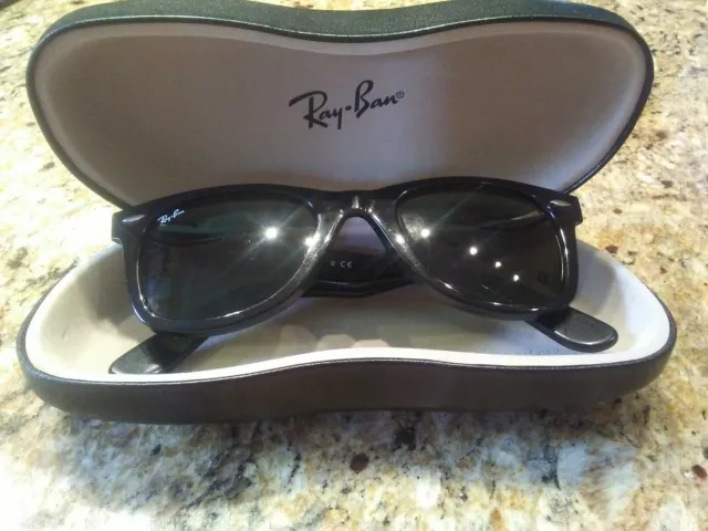 Ray-Ban Wayfarer (RB2140) 901 50-22 Classic Sunglasses Black Frame/Lens Preowned
