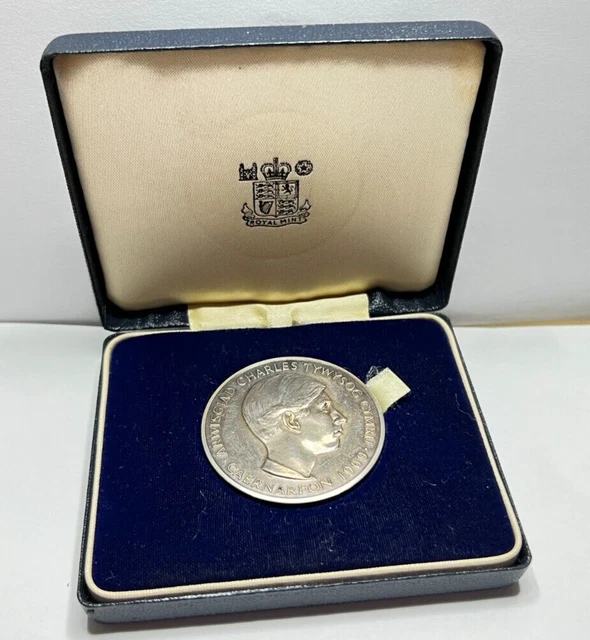 1969 Prince of Wales Investiture Sterling Silver  Medallion 55mm  cased 70.6 gr