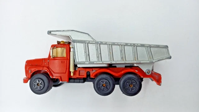 Camion Benne Majorette 1/60 - Komatsu 1970 - Vert Métal - Occasion