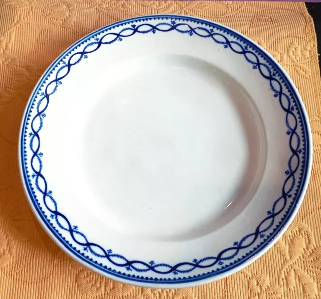 Ancienne Assiette  En Porcelaine De Tournai  Modele A L'anneau Dn3977