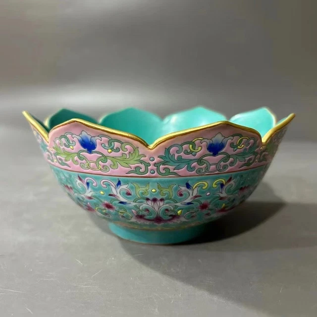 Beautiful China Freehand Sketching Qing Famille Rose Porcelain Flowers Bowl