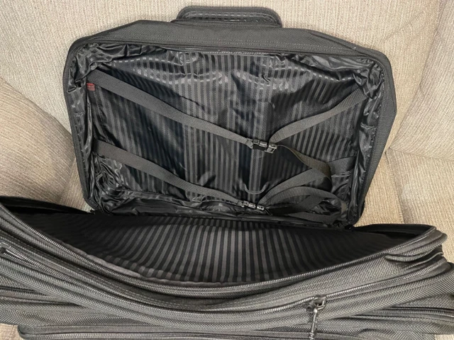 Tumi Classic Black 2 Wheel Ballistic Nylon Garment Carry On Bag 21" 2277D3 7