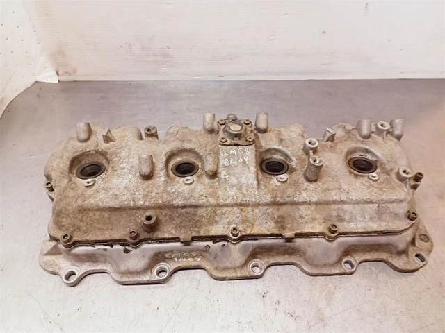 Passenger Right Valve Cover Upper/Lower from 2002 SILVRDO25 6.6L Diesel 9632134