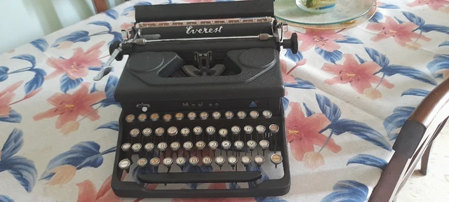 Macchina da scrivere EVEREST mod 90 anno 1938