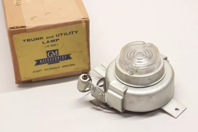 NOS 1950's 1960's GM ACCESSORIES TROUBLE UTILITY REEL LIGHT 12V Part 989086