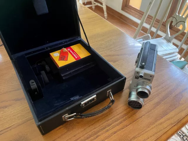 Vintage Bell & Howell 16mm Magazine Camera 200EE w/Case