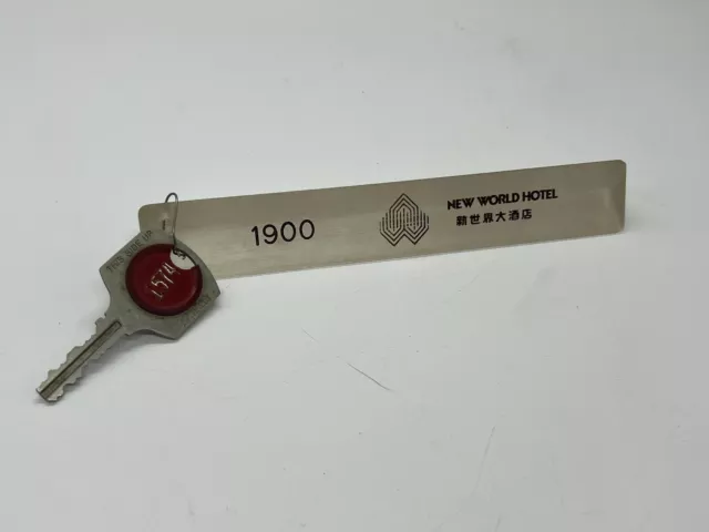 VINTAGE New World Hotel Taipei Taiwan KEY w ORIGINAL Lucite FOB ROOM 1900