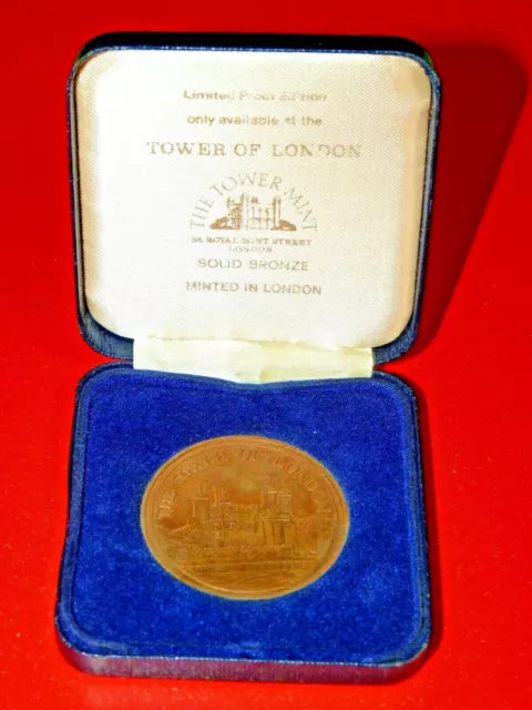 Vtg TOWER OF LONDON England Limited Proof Bronze Medallion w/ Original Case UK