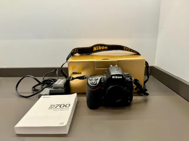Nikon D700 12.1 MP Digital SLR Camera - Black (Body Only) 2