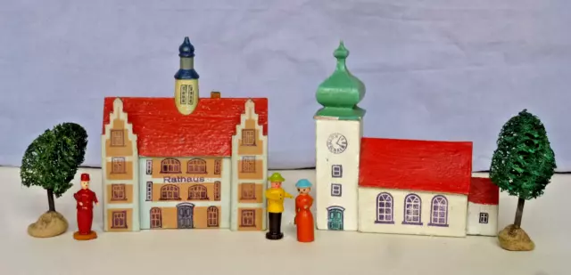 Szene mit Rathaus und Kirche - Erzgebirge Spielzeug