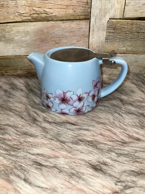 https://www.picclickimg.com/vcMAAOSwYLRhzr~m/Alfred-Tea-Ceramic-Teapot-xFFF-2018-Blue-With.webp